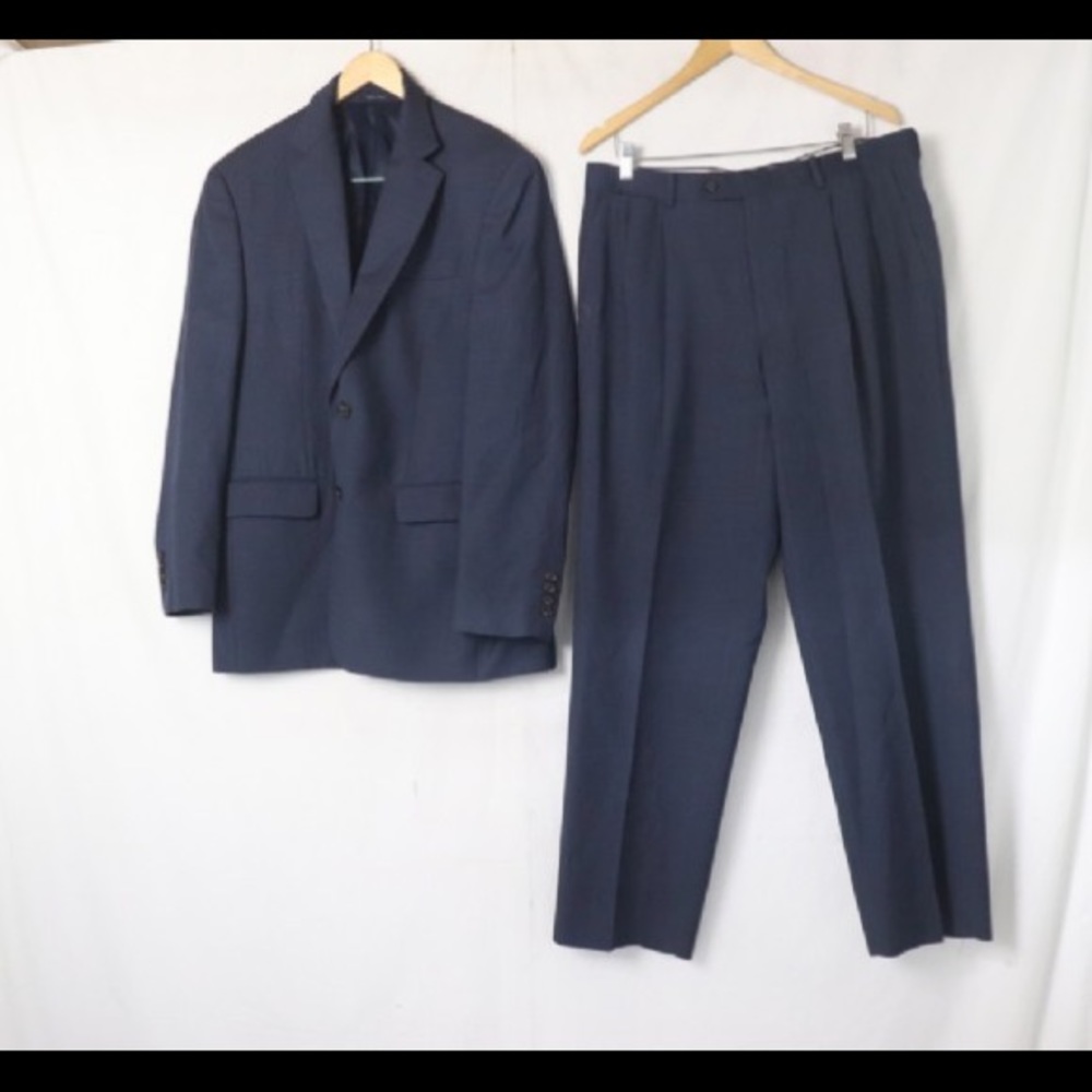 Ralph Lauren navy suit. Great condition! 40R 34W
